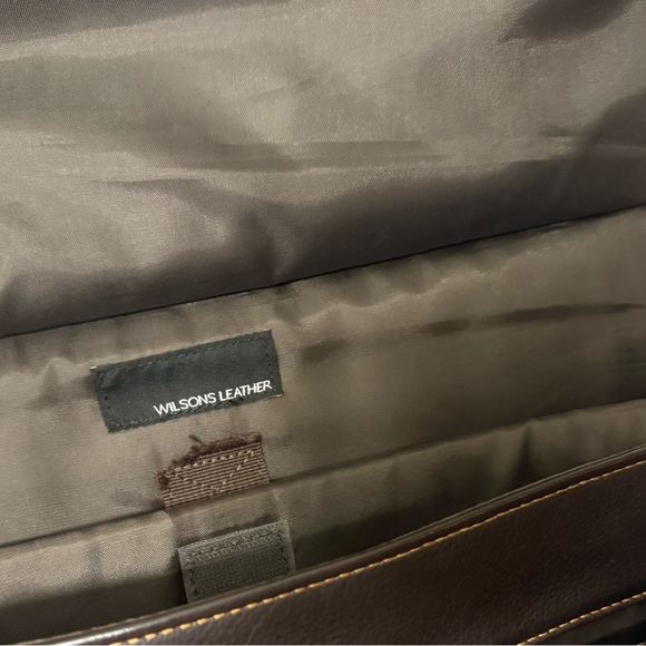 Wilson’s Leather Classic Brown Briefcase Laptop Messenger Bag - Picture 7 of 8